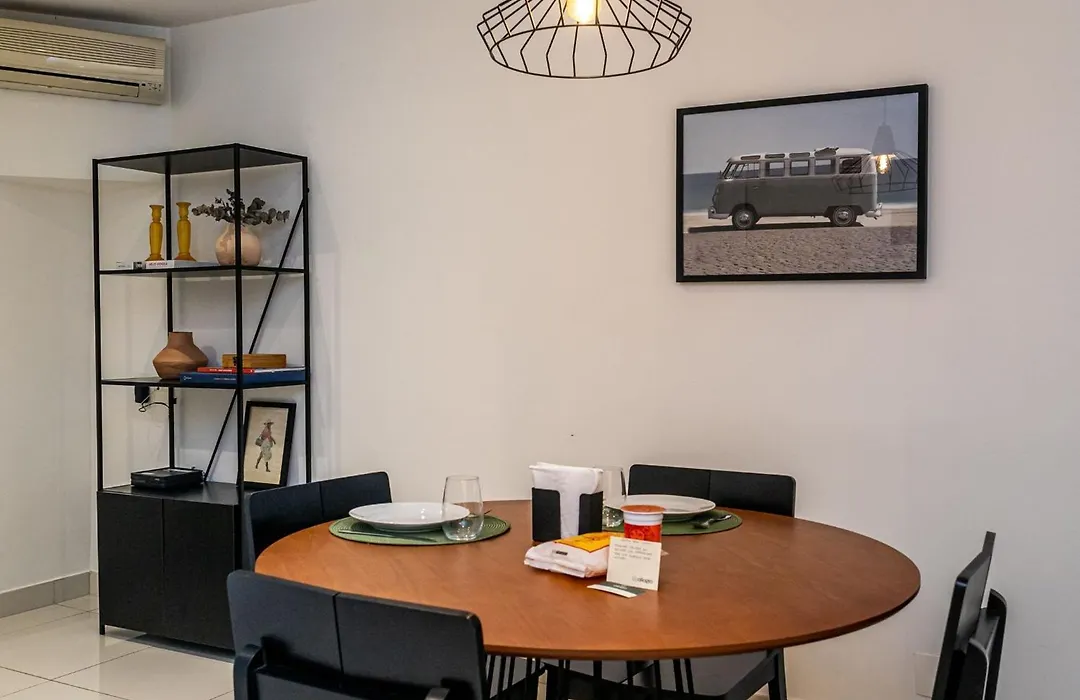 Apartamento Moderno a 300 m da Praia do Leblon-1